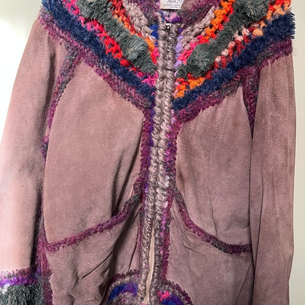 Vintage boho suede and yarn jacket by Norma - Picture 5 of 7